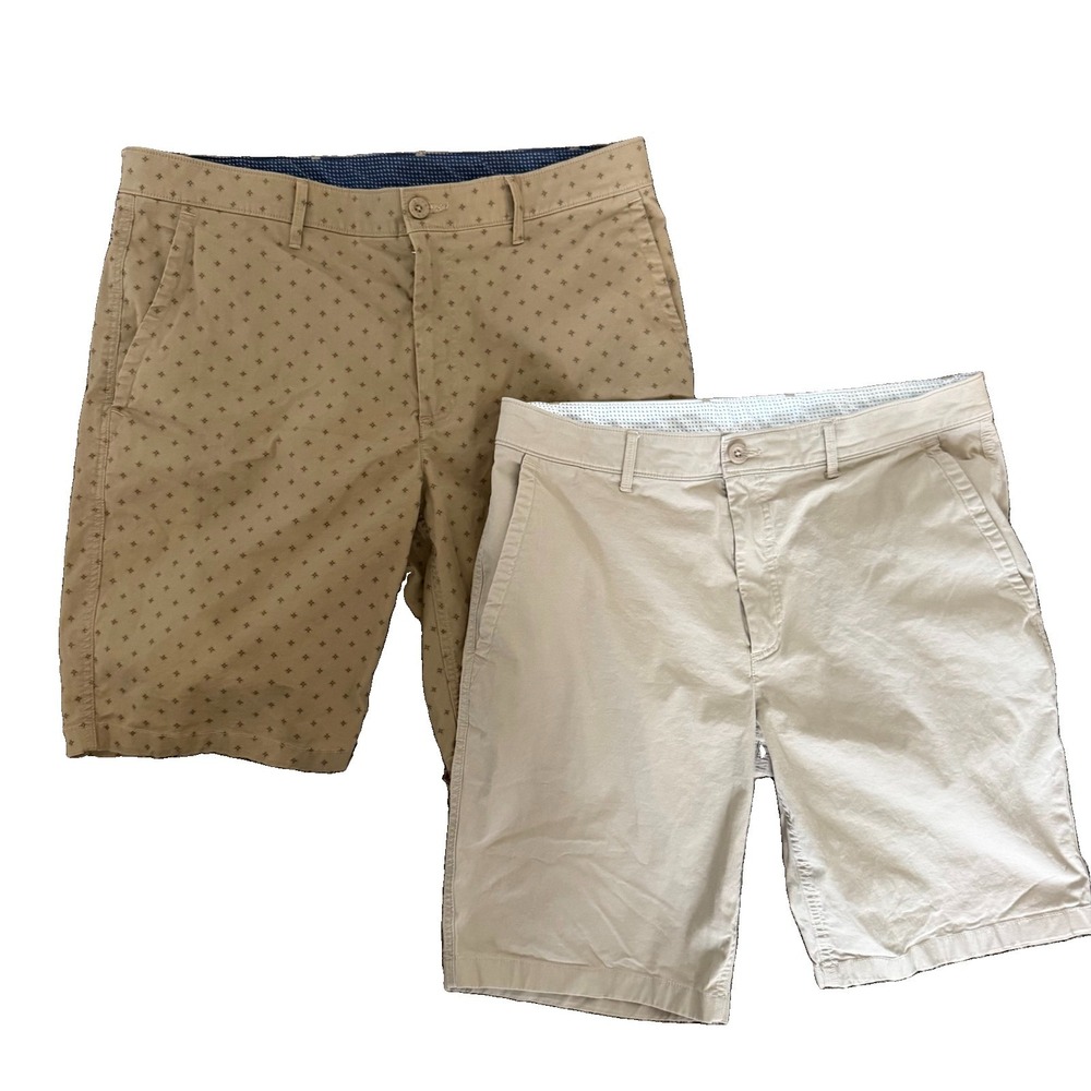 ROWM Men's Beige Chino Shorts Lot of 2  Sz 48 Cotton/Spandex 9" Inseam Geometric